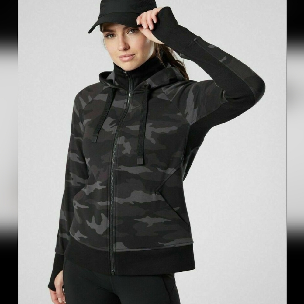 ATHLETA Triumph Printed Hoodie Medium Camo  Sweatshirt